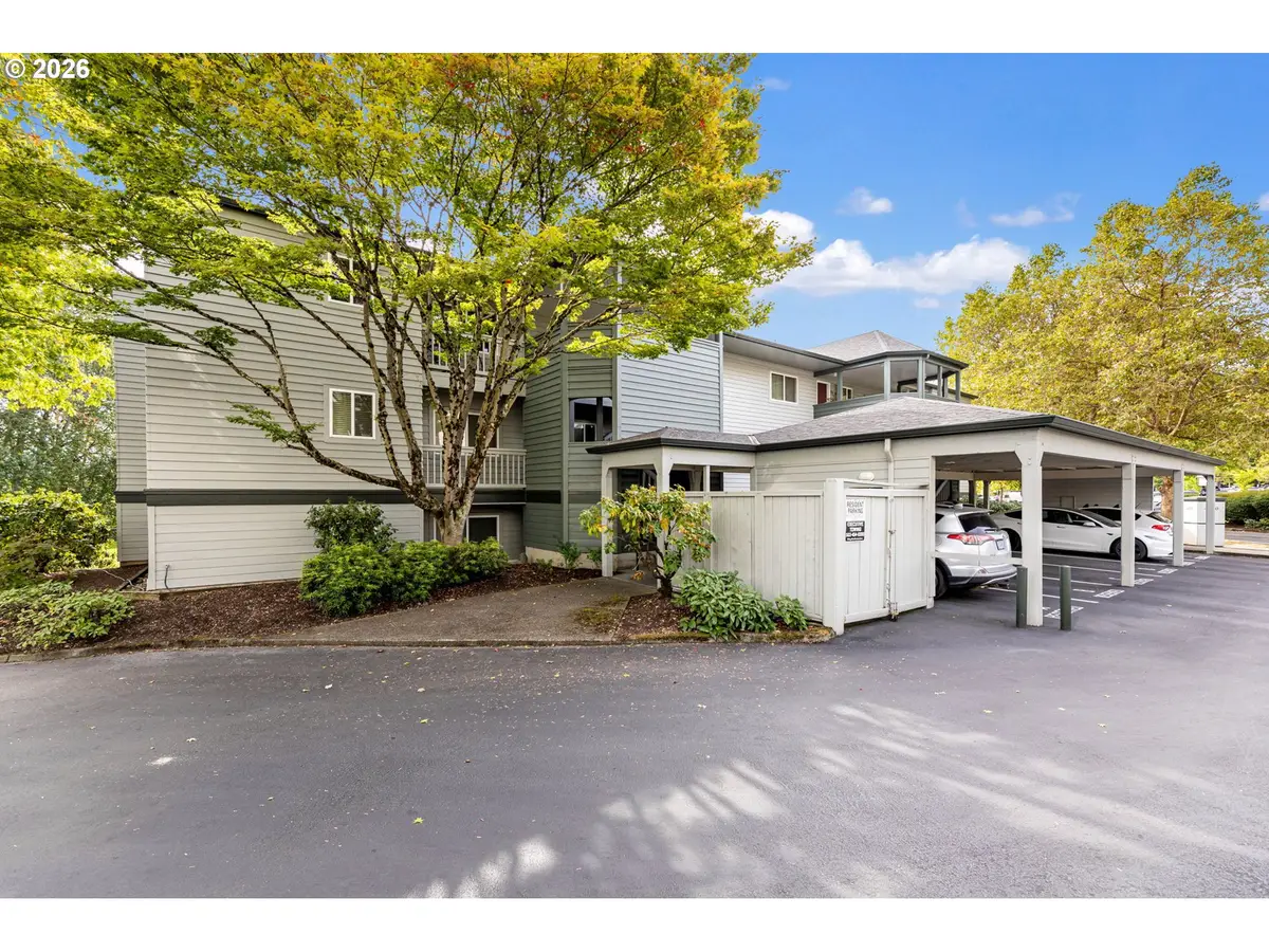 4990 S Landing Dr #202, Portland, OR 97239 - #1