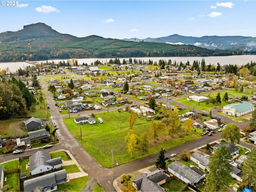 287 E 3rd St, Lowell, OR 97452 - Image #2