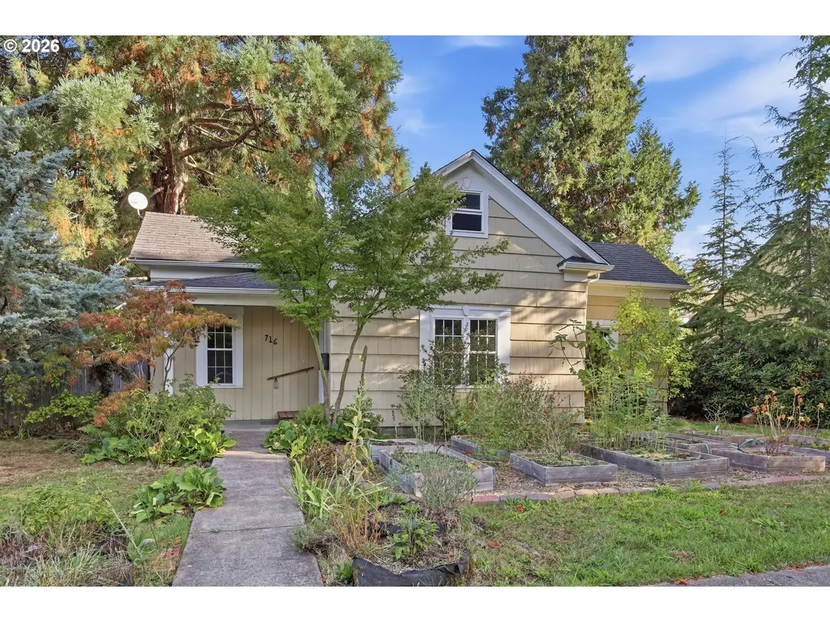 716 F St, Springfield, OR 97477 - #1