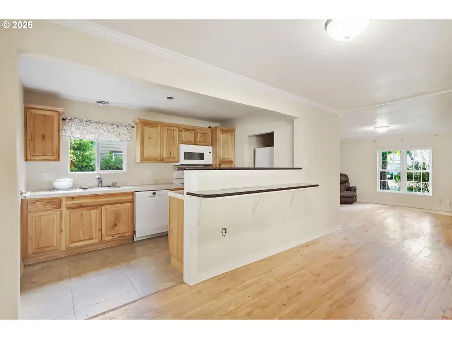 716 F St, Springfield, OR 97477 - #3