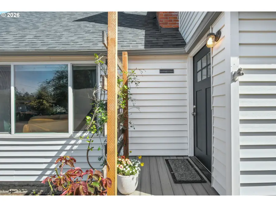 114 S Parkview Dr, Newberg, OR 97132 - #3