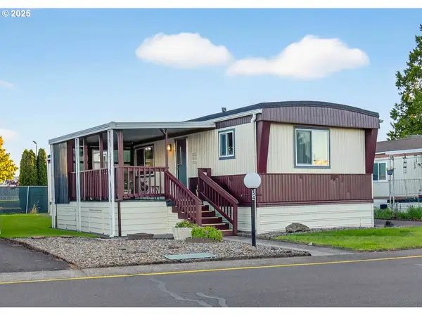 2902 E 2nd St #54, Newberg, OR 97132