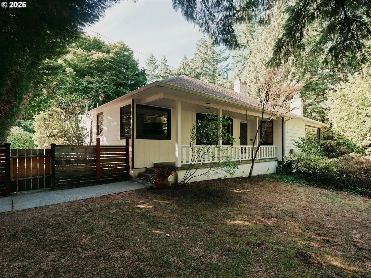 601 SW Chestnut St, Portland, OR 97219 - #1