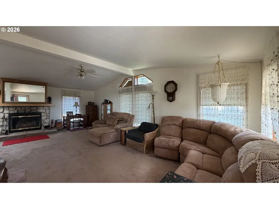 807 S Jefferson St, Condon, OR 97823 - #2