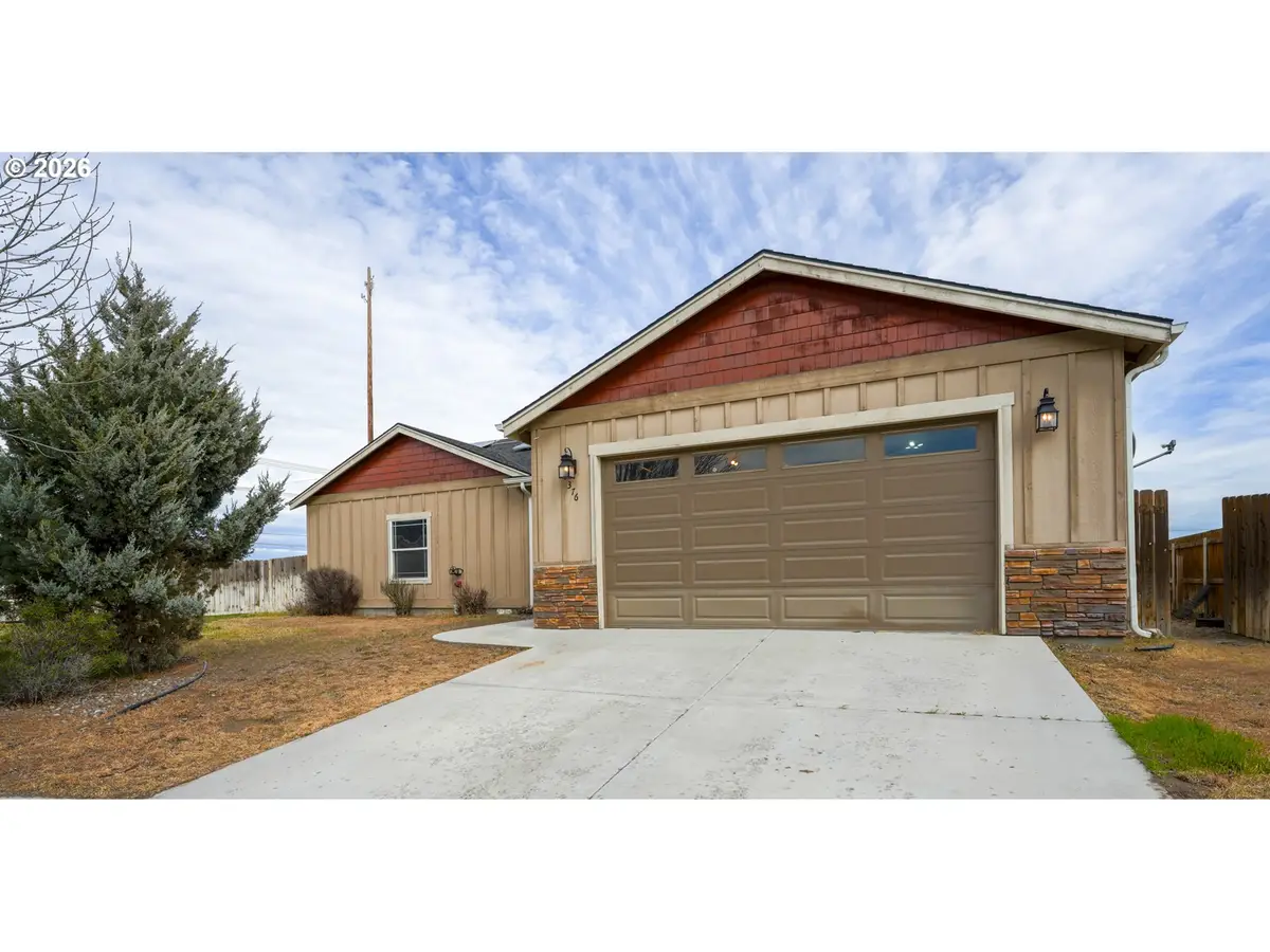 376 NW Crestview Ct, Hermiston, OR 97838 - #1
