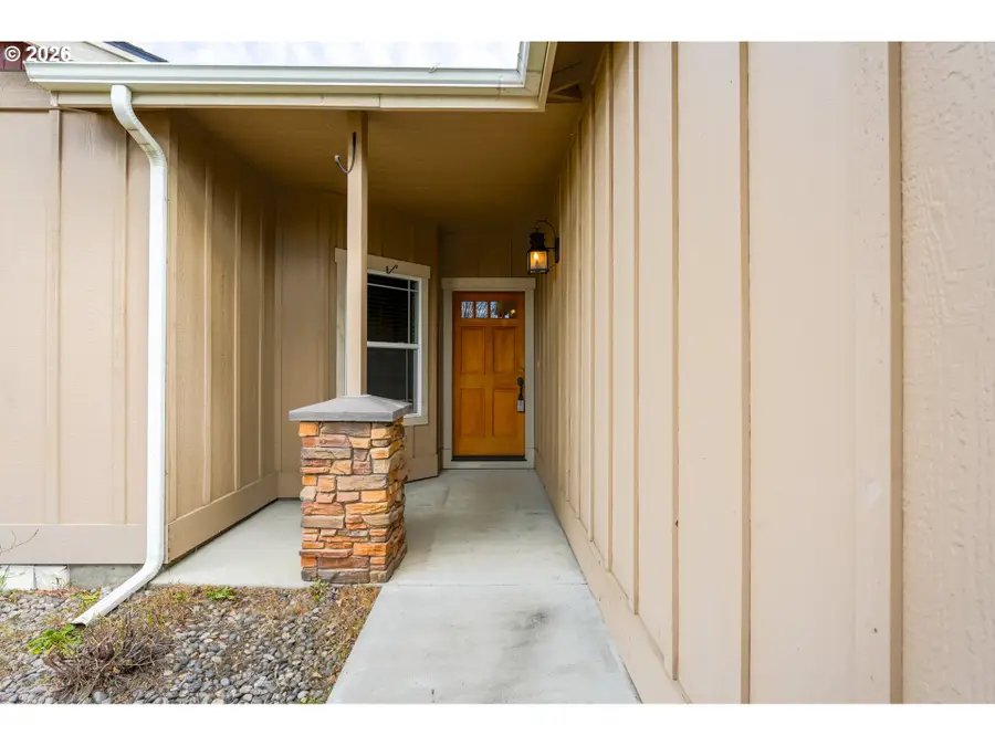 376 NW Crestview Ct, Hermiston, OR 97838 - #3