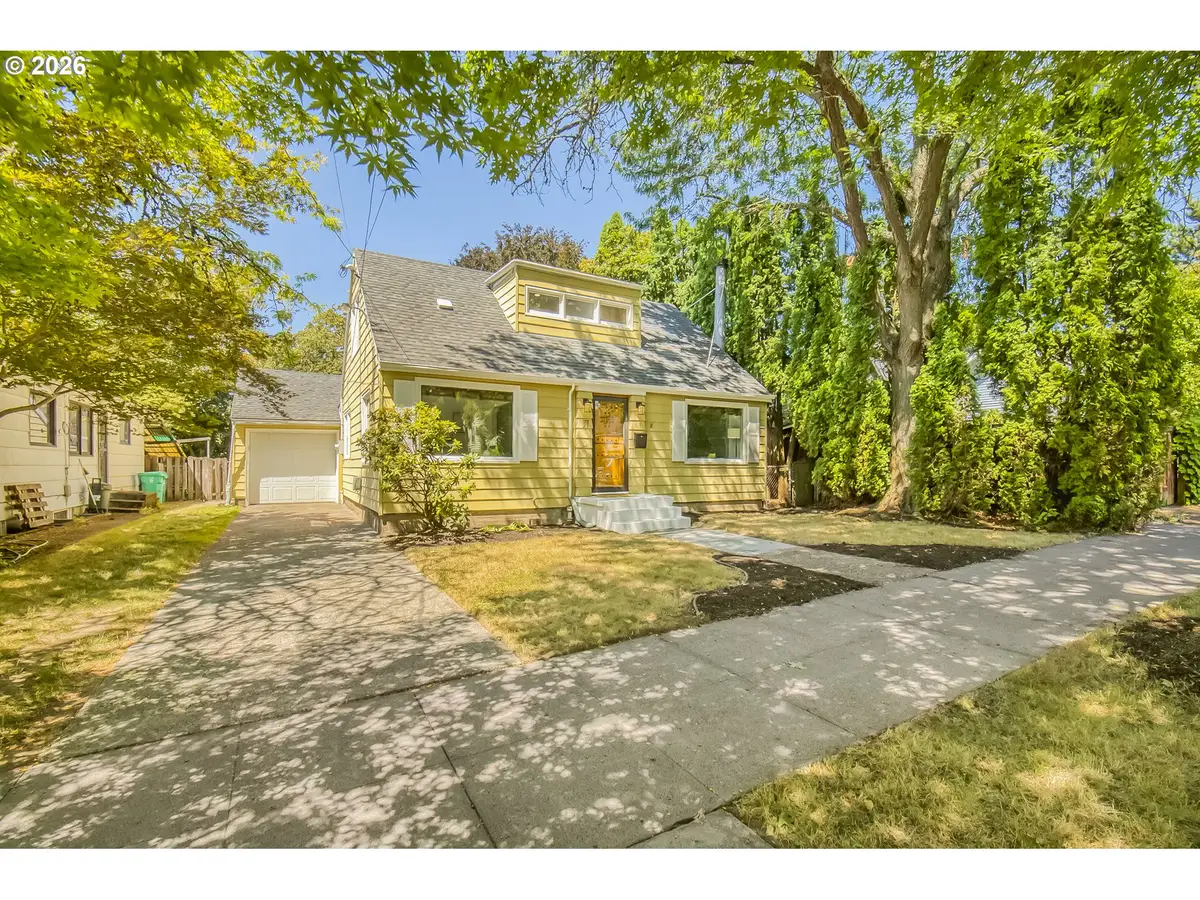 27 SE 85th Ave, Portland, OR 97216 - #1