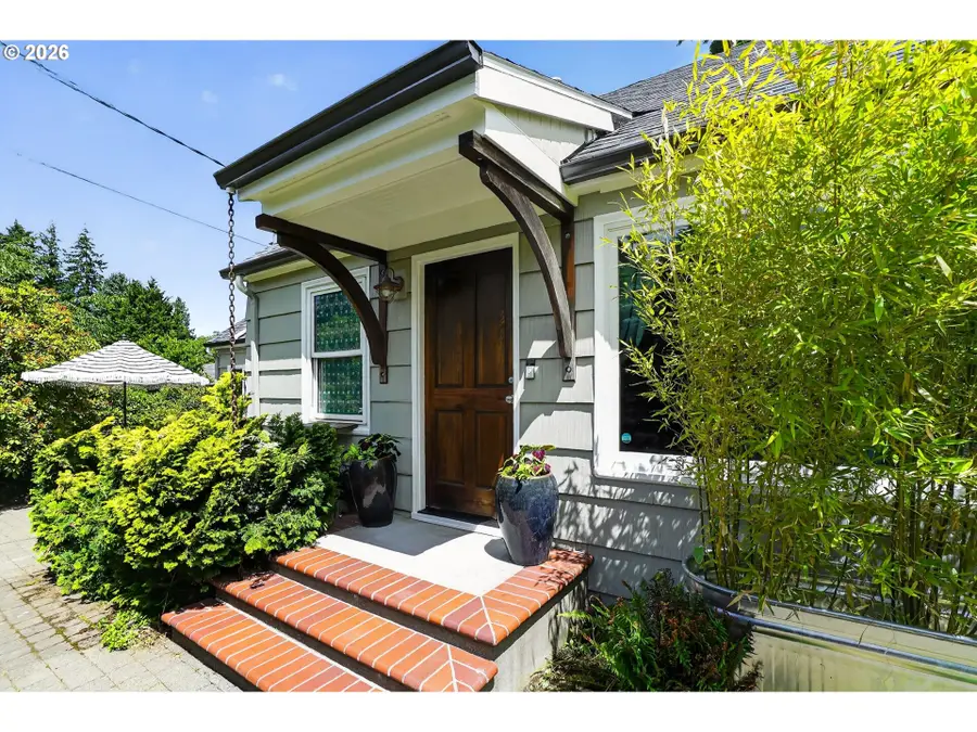 8326 SW 57th Ave, Portland, OR 97219 - #2