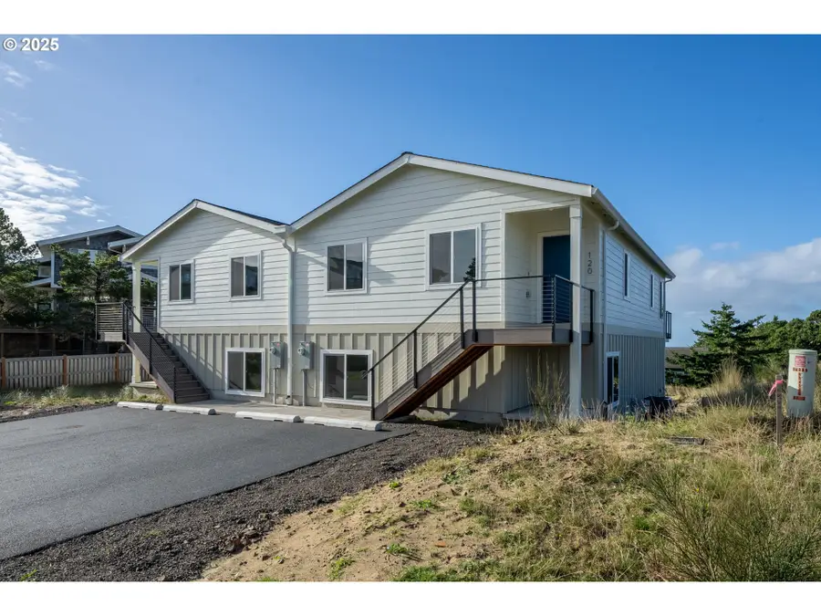 120 Crescent St, Tillamook, OR 97141 - Image #2