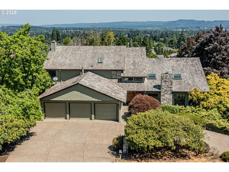 12357 SW Duchilly Ct, Tigard, OR 97224 - #2