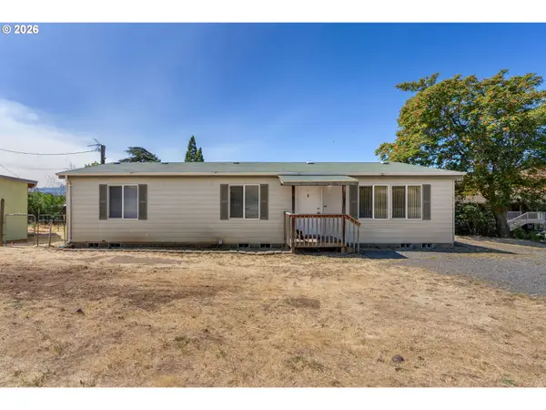 206 Columbia Ave, Murdock, WA 98635