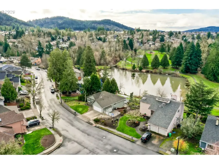 2401 SW Eleven Mile Dr, Gresham, OR 97080 - Image #2