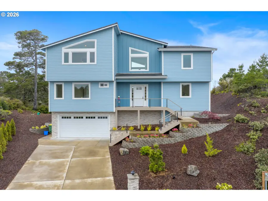 11 White Tail Ct, Florence, OR 97439 - #2