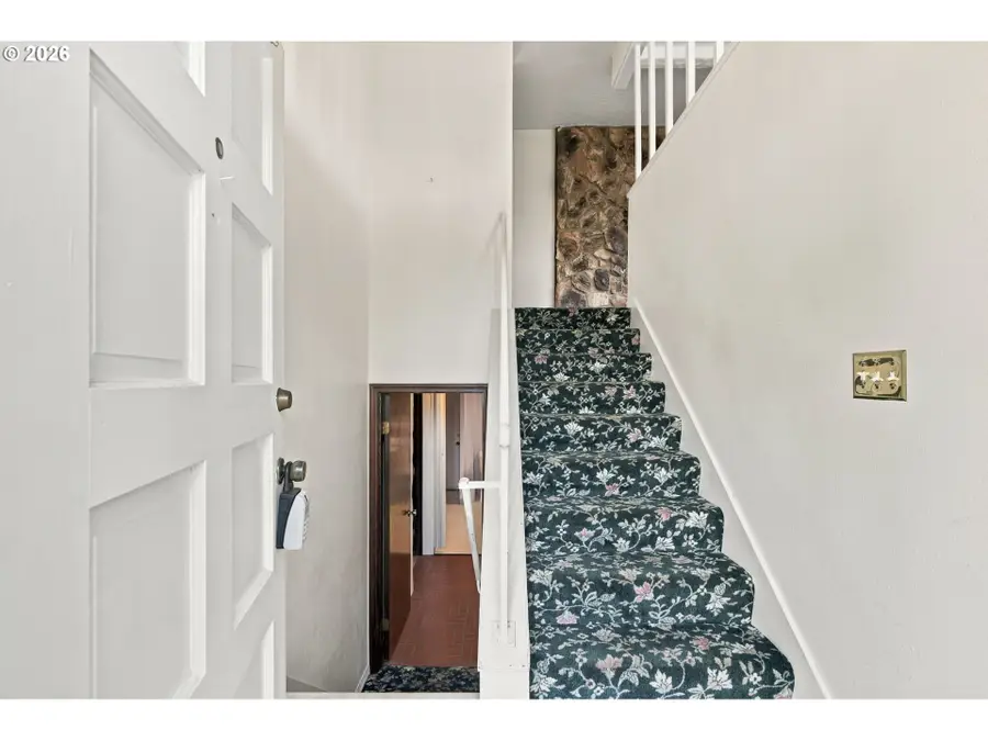 2310 NW 8th Ct, Gresham, OR 97030 - #3