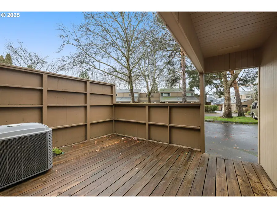 17555 NW Shorewood Dr, Beaverton, OR 97006 - Image #3