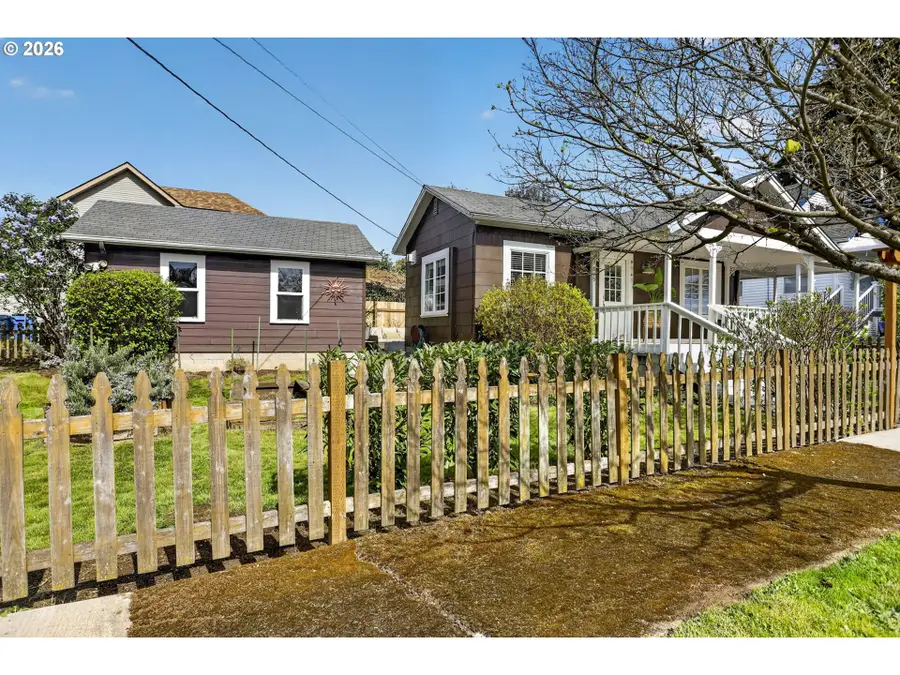 815 SE 2nd Ave, Camas, WA 98607 - #2