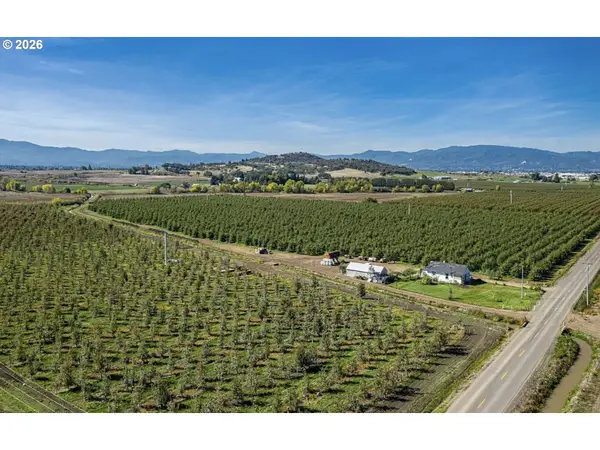 2938 E Vilas Rd, Medford, OR 97501