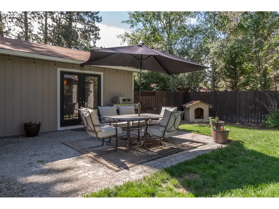 60811 Windsor Dr, Bend, OR 97702 - Image #3