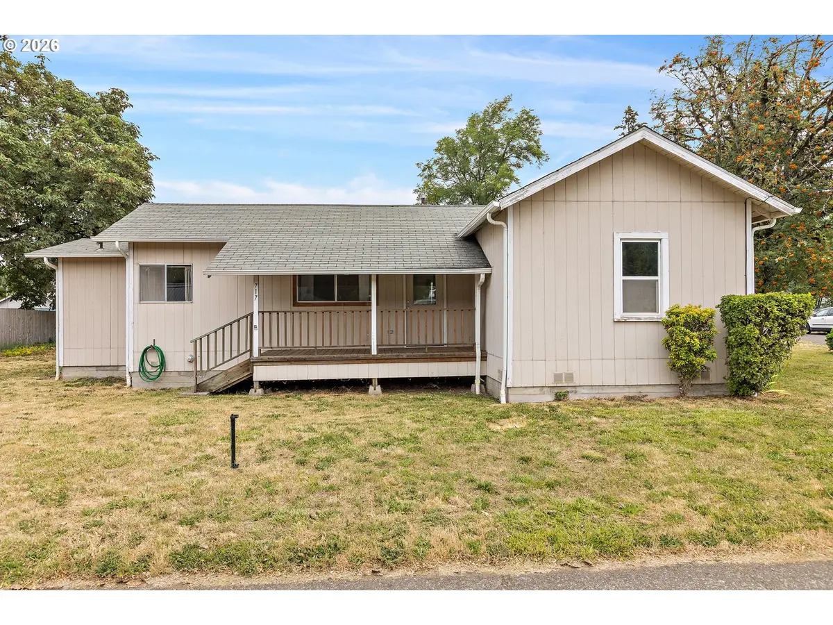 717 Main St, Lyons, OR 97358 - #1