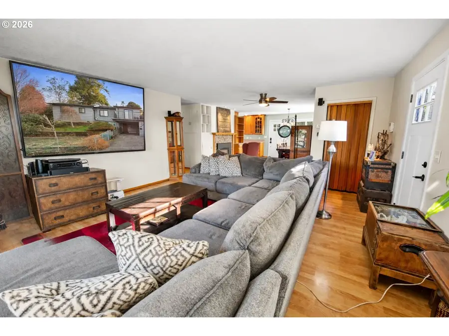 1864 4th St, Astoria, OR 97103 - #3