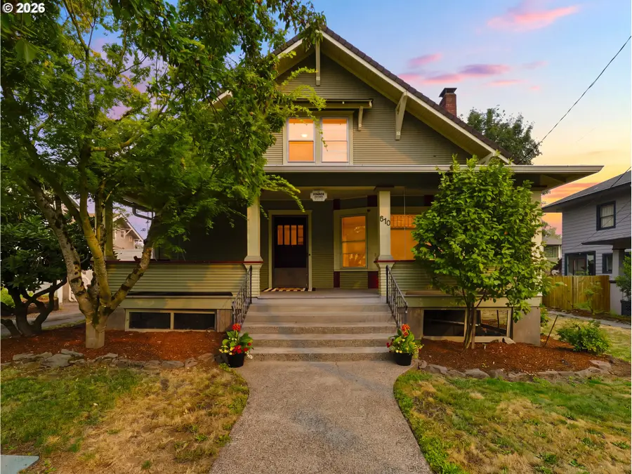 810 Center St, Oregon City, OR 97045 - #2