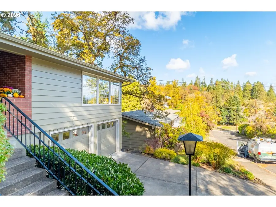 3460 Mcmillan St, Eugene, OR 97405 - #3