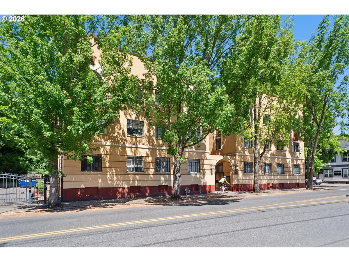 2829 SE Belmont St, Portland, OR 97214 - #1
