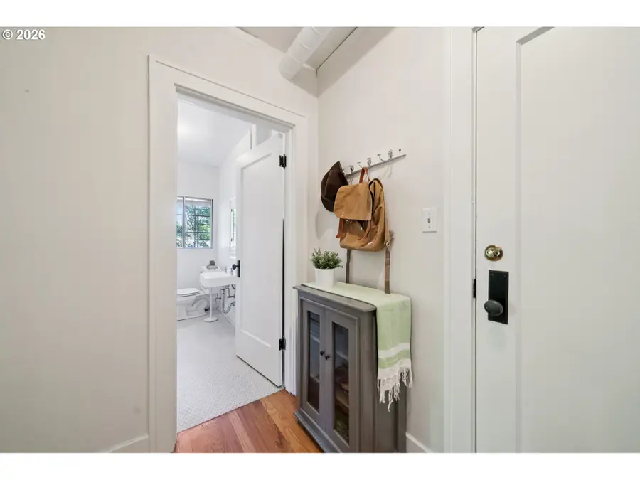 2829 SE Belmont St, Portland, OR 97214 - #3