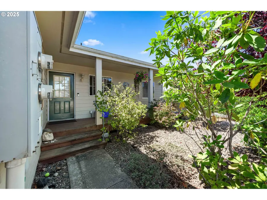 1986 Garfield St, North Bend, OR 97459 - Image #3