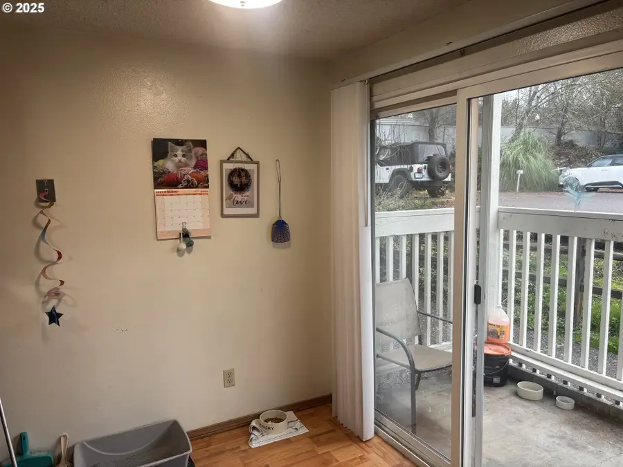 885 NE Sunset St, Roseburg, OR 97470 - Image #2