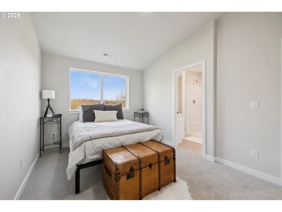 1722 SE Sherrett St, Portland, OR 97202 - #3