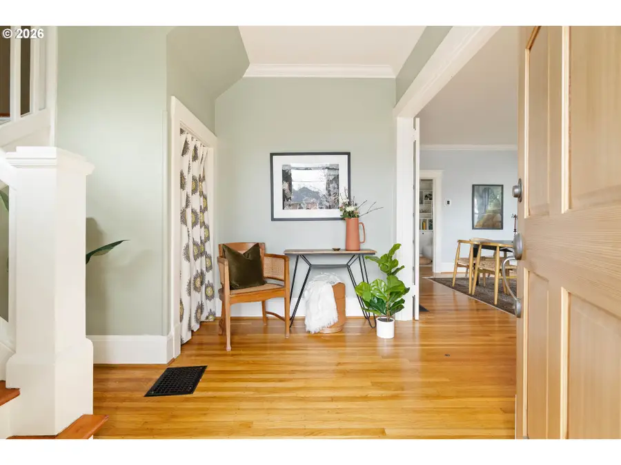 124 NE 18th Ave, Portland, OR 97232 - #3