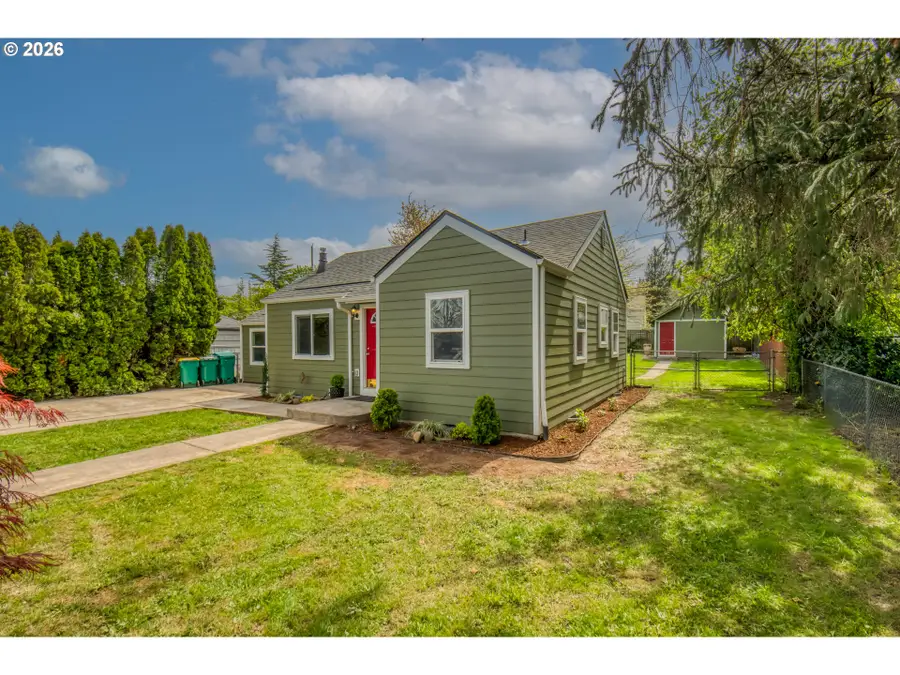 105 Ash Ave, Wood Village, OR 97060 - #3