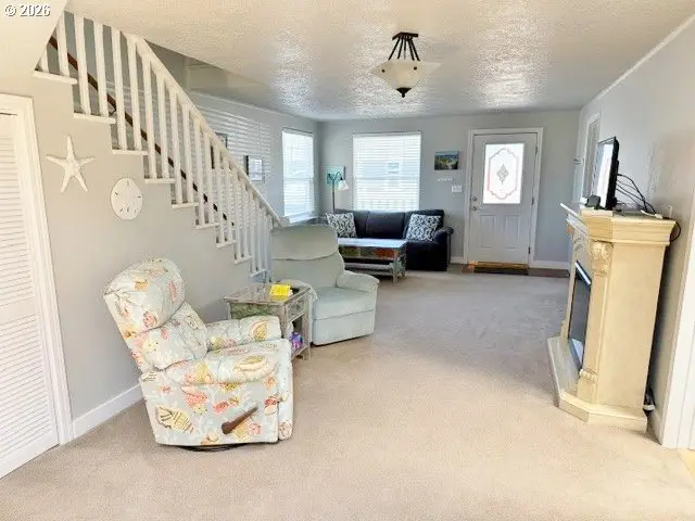 719 12th Ave, Seaside, OR 97138 - #2