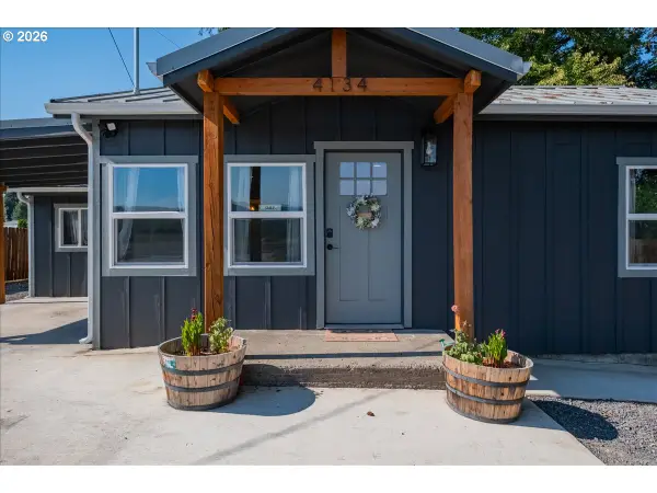 4134 Highway 20, SweetHome, OR 97386