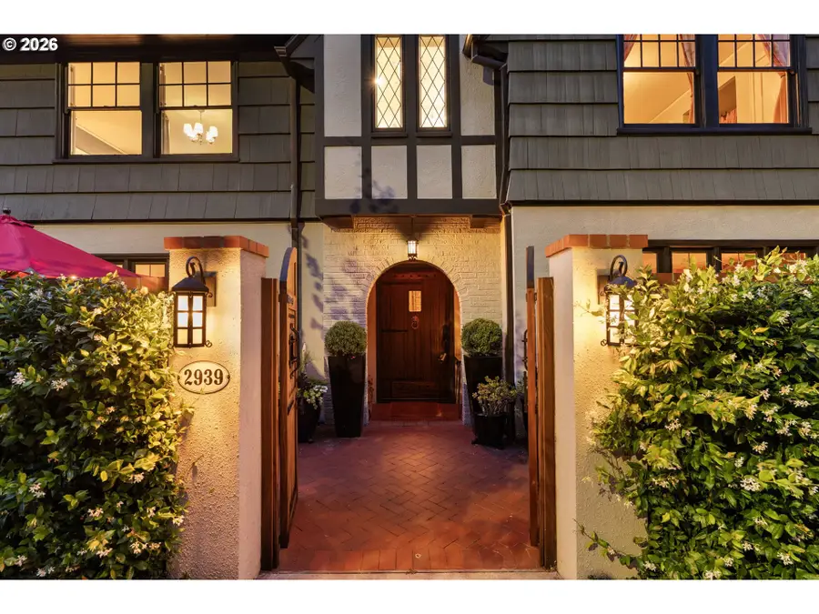 2939 NW Cornell Rd, Portland, OR 97210 - #2
