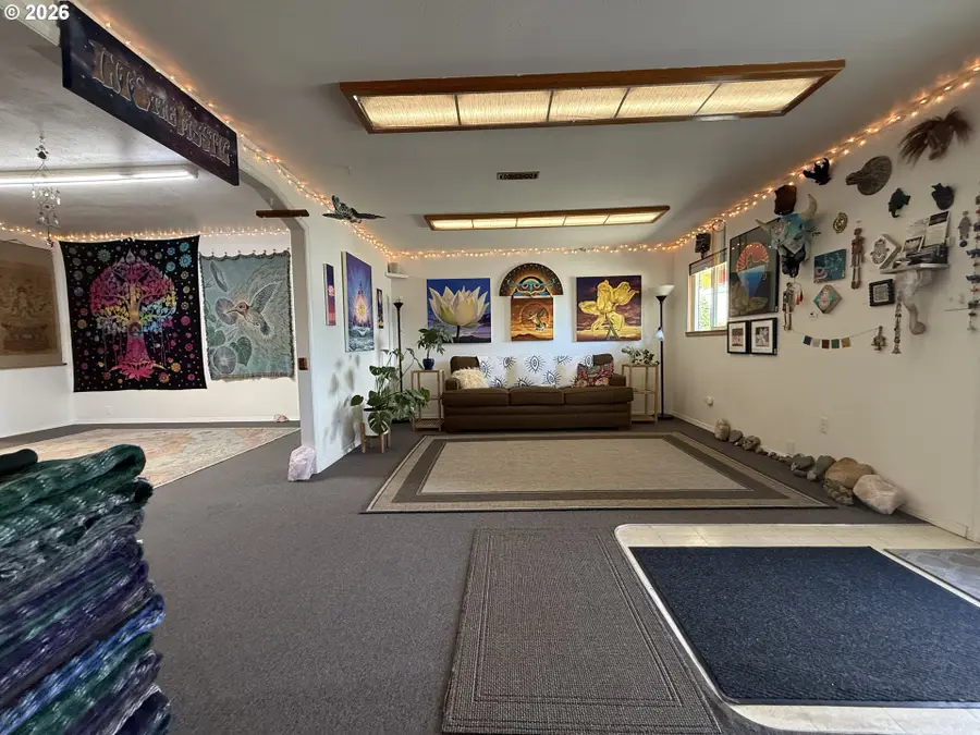 231 Wharf St, Brookings, OR 97415 - #3