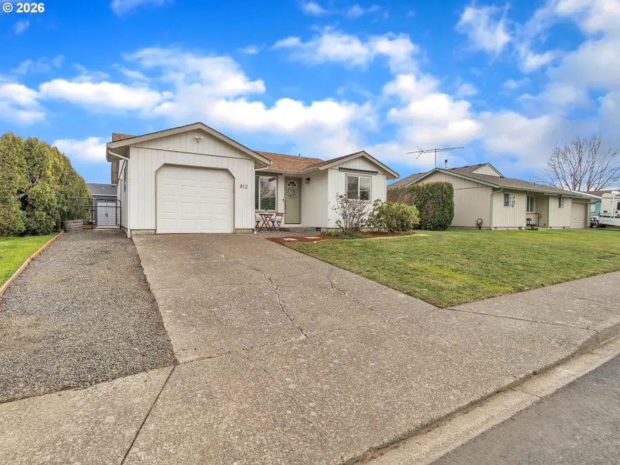 812 SW Cypress St, McMinnville, OR 97128 - #2