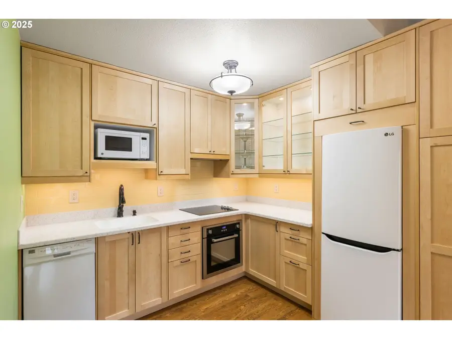 7734 SW Barnes Rd #A, Portland, OR 97225 - #3