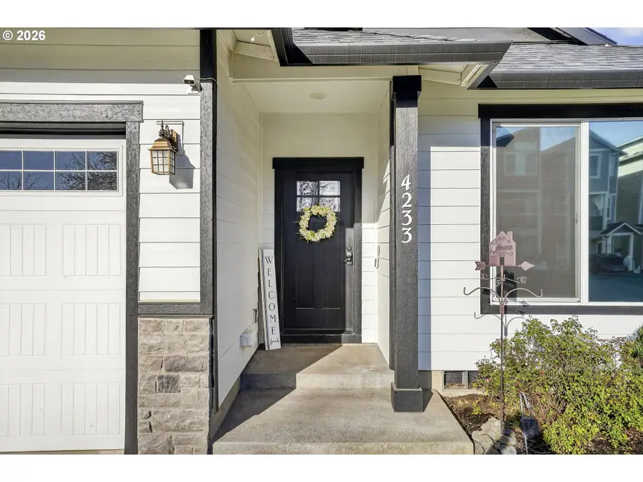 4233 E Willakenzie St, Newberg, OR 97132 - Image #3