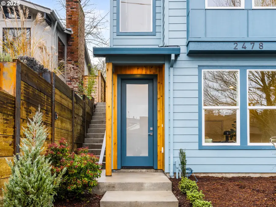 2478 SE Lincoln St, Portland, OR 97214 - Image #2