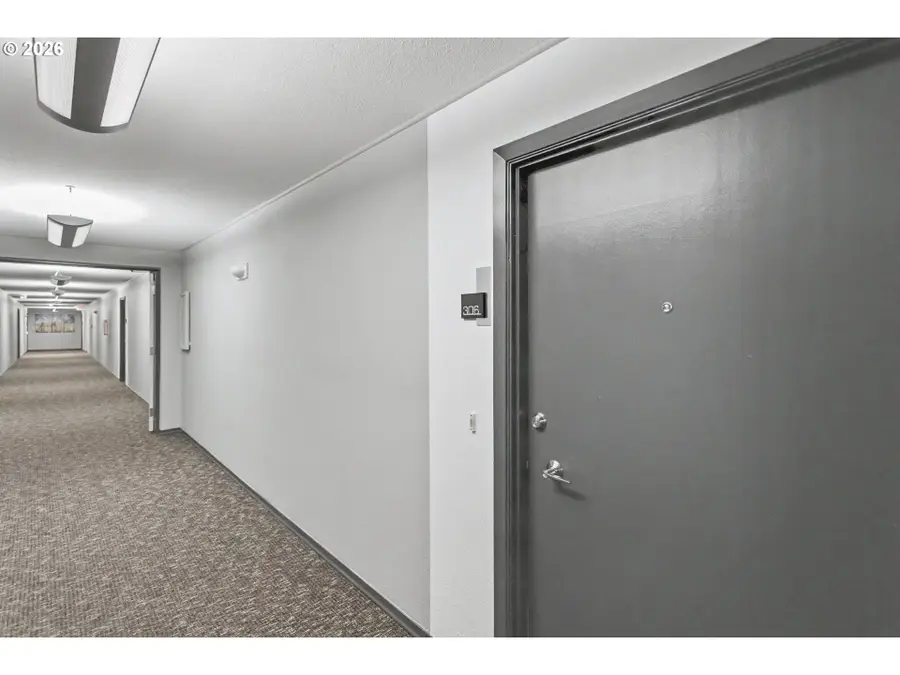 200 Burnham Rd #306, Lake Oswego, OR 97034 - #2