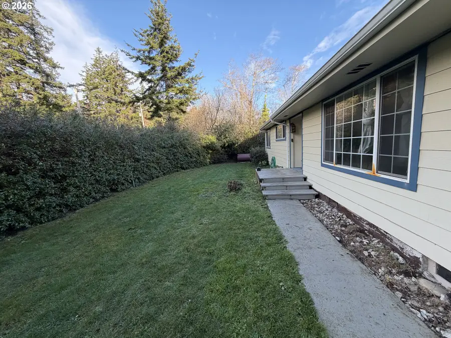 92738 Knapp Rd, Port Orford, OR 97465 - #3