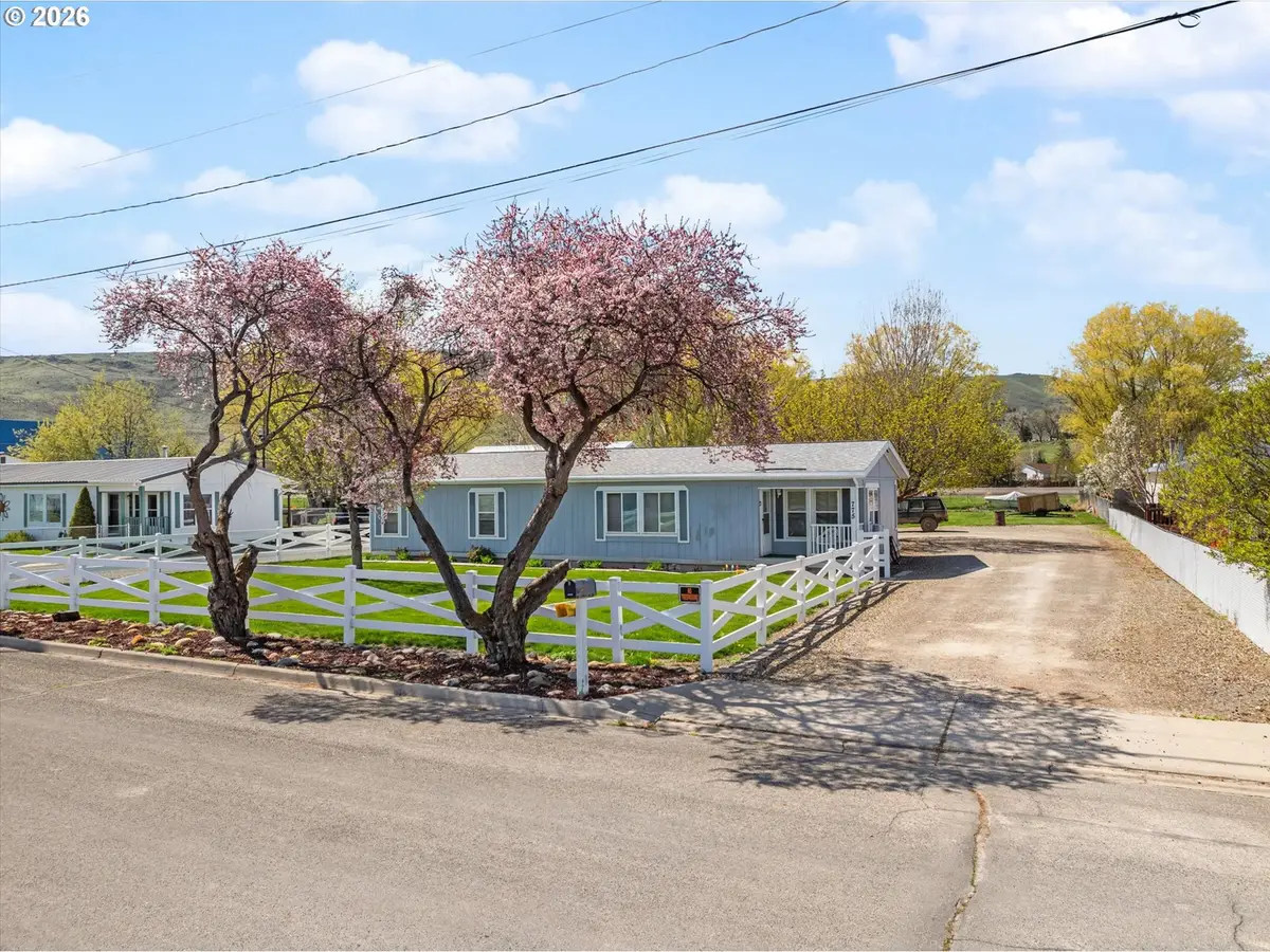 775 4th St, Baker City, OR 97814 - #1
