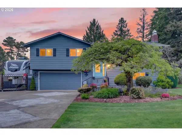 20821 SE Lansing Ln, Damascus, OR 97089