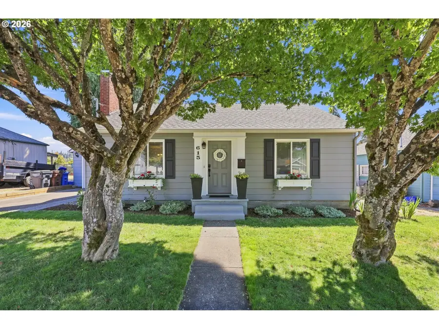 615 E Dartmouth St, Gladstone, OR 97027 - #2