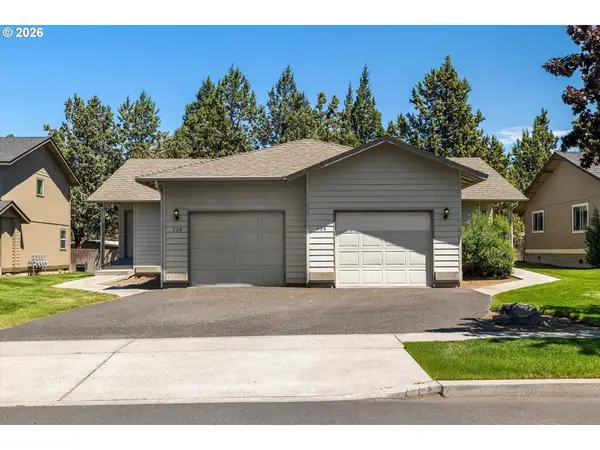 726 NE Savannah Dr, Bend, OR 97701