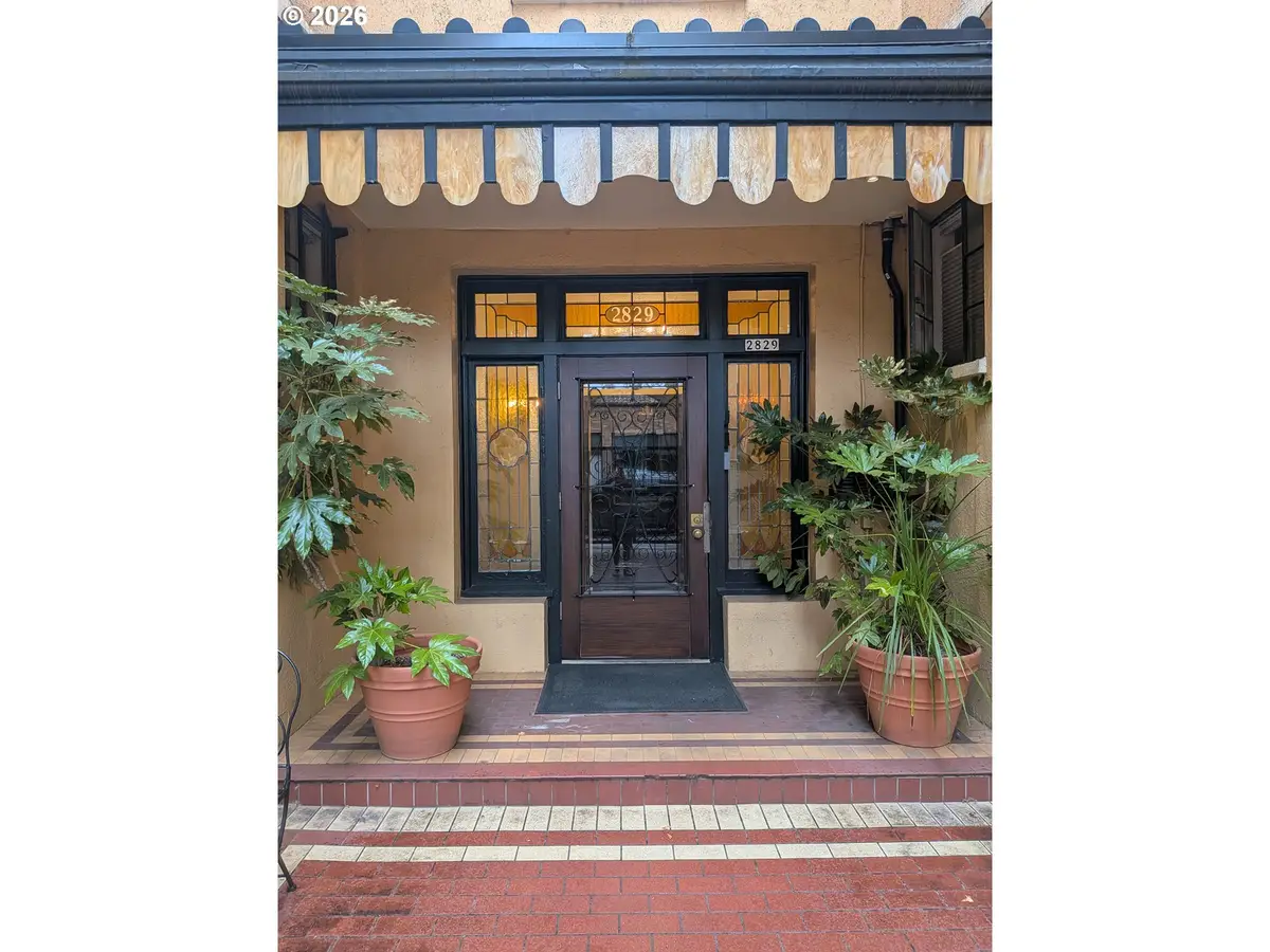 2829 SE Belmont St, Portland, OR 97214 - #1