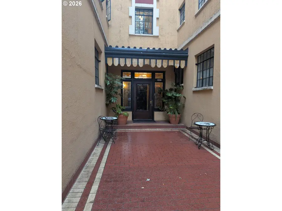 2829 SE Belmont St, Portland, OR 97214 - #2