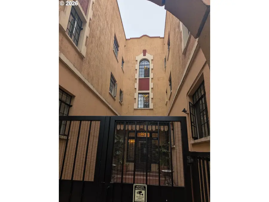 2829 SE Belmont St, Portland, OR 97214 - #3